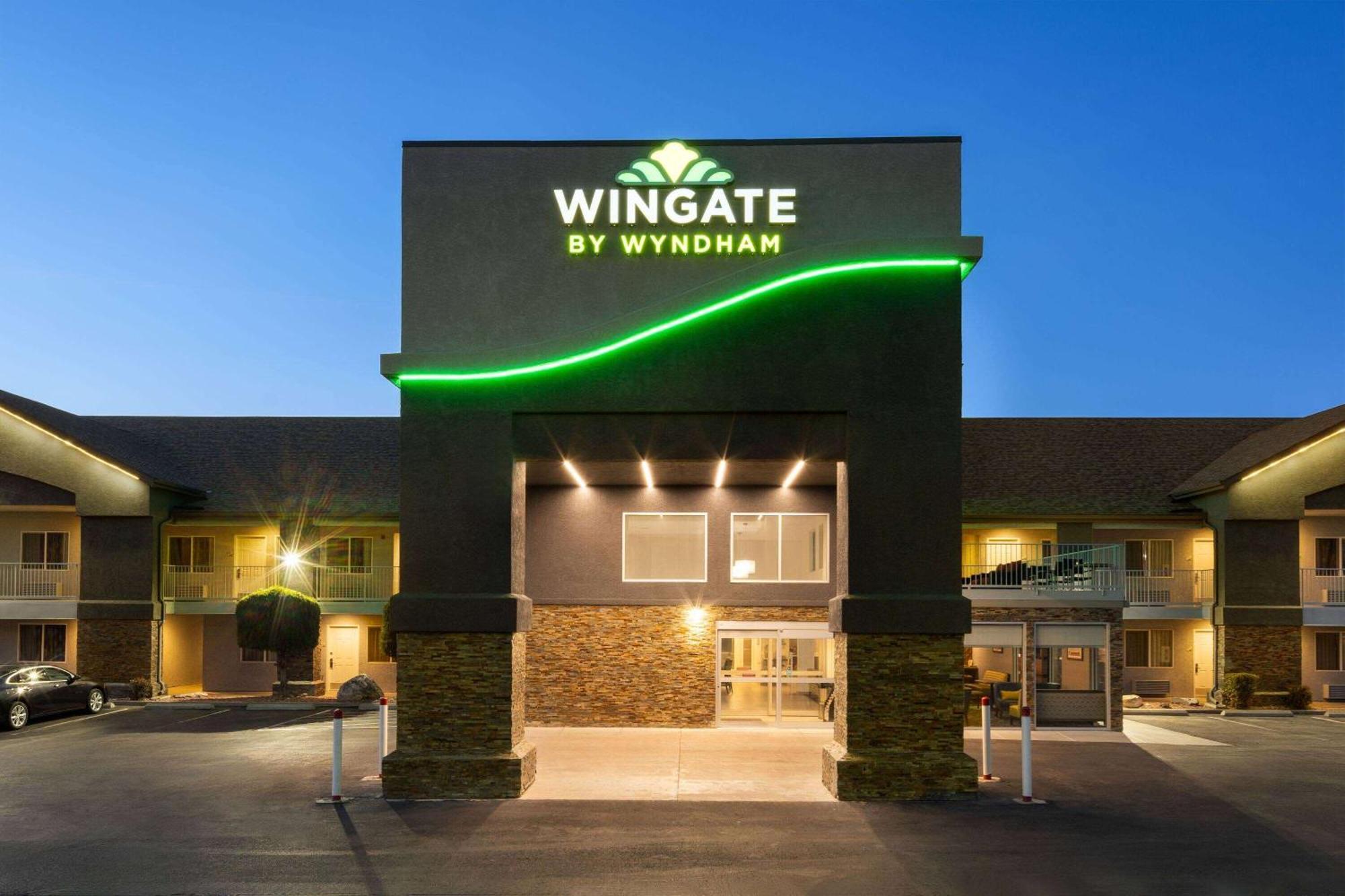 Wingate By Wyndham Сидар-Сити Экстерьер фото